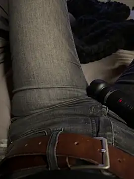 Snapshot of Ana-05 chatting on February 2026 07:33:02 PM Ana-05 online show from February 2026 07:33:02 PM