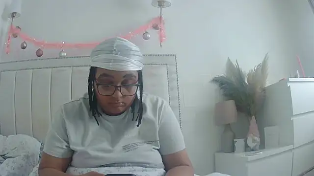 vanilla chocolate23 online show from December 2025 10:33:01 AM