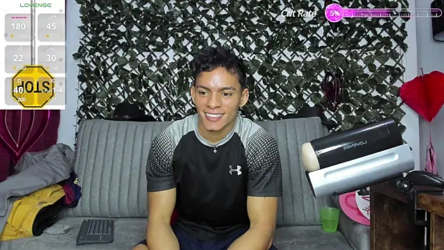 Snapshot of _EUFRATES_ chatting on February 2025 10:31:01 PM EUFRATES online show from February 2025 10:31:01 PM