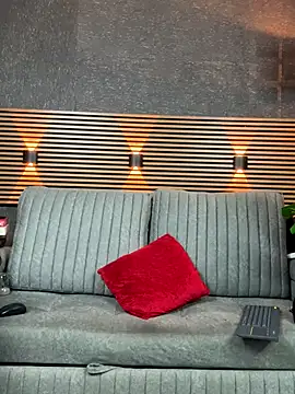 Snapshot of _EUFRATES_ chatting on September 2025 05:02:01 PM EUFRATES online show from September 2025 05:02:01 PM