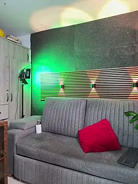 Snapshot of _EUFRATES_ chatting on November 2025 11:38:01 PM EUFRATES online show from November 2025 11:38:01 PM