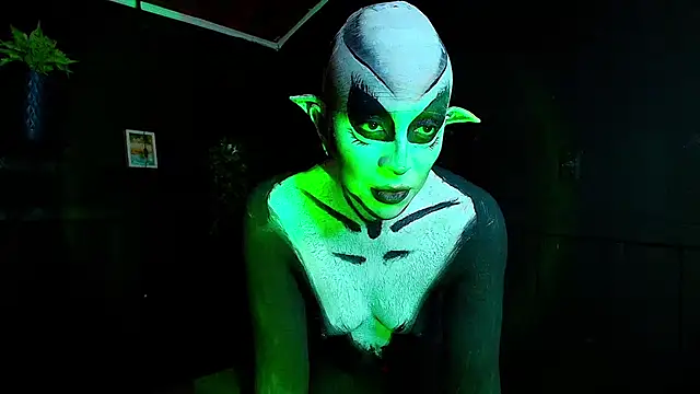 sahra taylor  online show from November 2025 05:49:01 PM