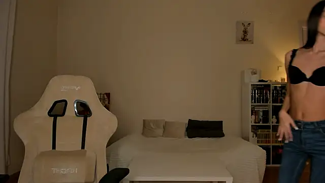 your emily  online show from February 2026 08:57:02 PM