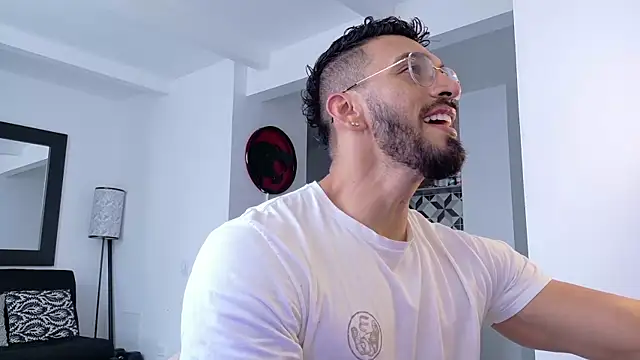 Snapshot of tony_muscle chatting on September 2025 08:09:01 PM tony muscle online show from September 2025 08:09:01 PM