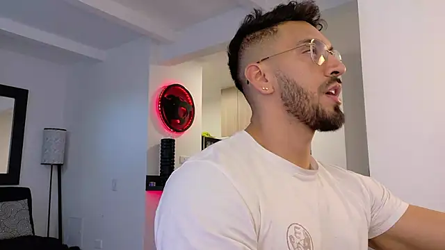 Snapshot of tony_muscle chatting on October 2025 09:59:01 PM tony muscle online show from October 2025 09:59:01 PM