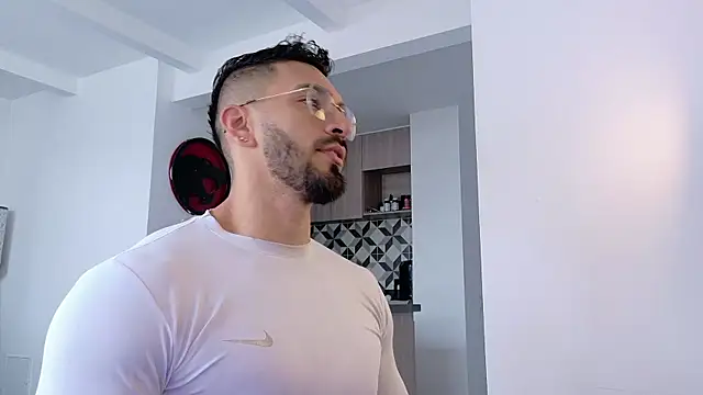 Snapshot of tony_muscle chatting on October 2025 05:03:01 PM tony muscle online show from October 2025 05:03:01 PM