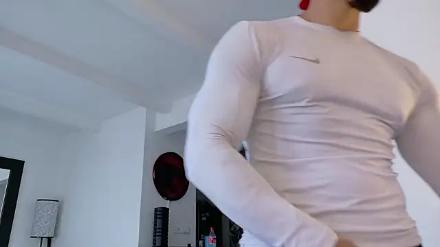 Snapshot of tony_muscle chatting on November 2025 09:50:02 PM tony muscle online show from November 2025 09:50:02 PM