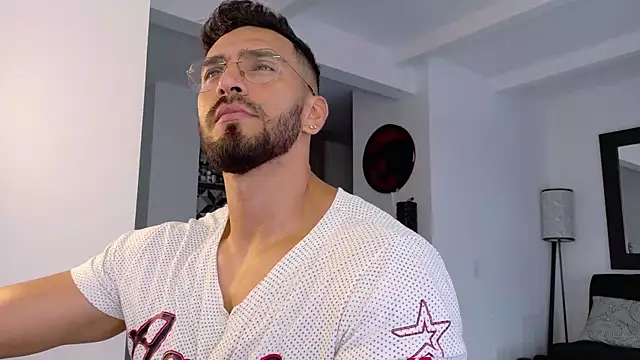 Snapshot of tony_muscle chatting on January 2026 07:52:02 PM tony muscle online show from January 2026 07:52:02 PM