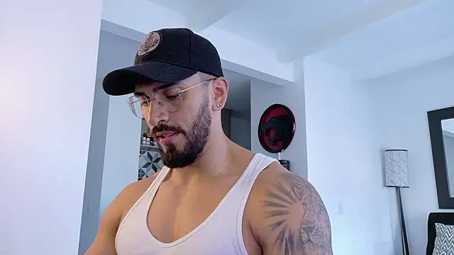 Snapshot of tony_muscle chatting on January 2026 08:34:02 PM tony muscle online show from January 2026 08:34:02 PM