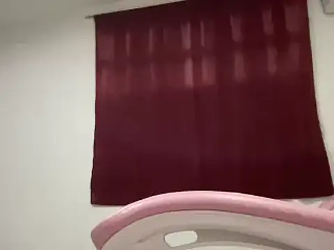 Snapshot of Susandolls chatting on January 2025 11:24:01 PM Susandolls online show from January 2025 11:24:01 PM