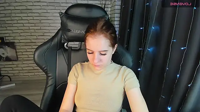 Snapshot of Tonya_Gray chatting on December 2024 04:19:01 AM Tonya Gray online show from December 2024 04:19:01 AM