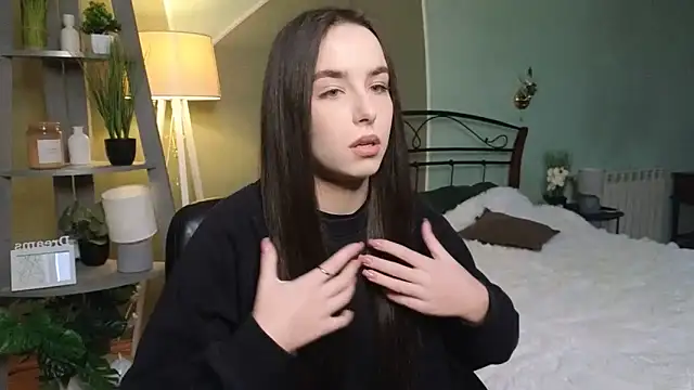 Snapshot of AuroraAksnesss chatting on February 2025 07:35:01 AM AuroraAksnesss online show from February 2025 07:35:01 AM