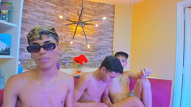 StrawwBoys online show from January 2025 02:14:01 PM