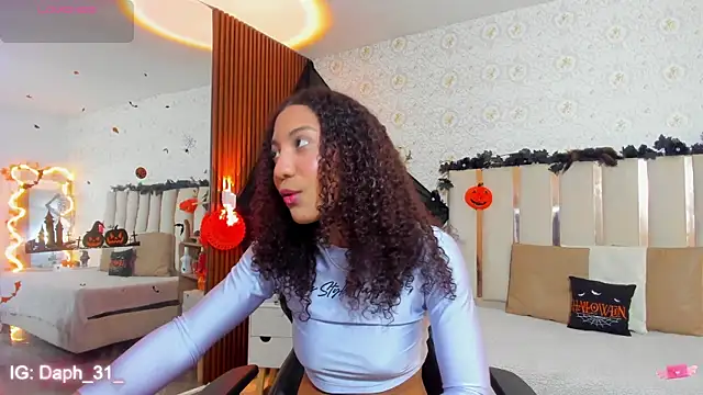 Daphnne tay online show from October 2025 03:29:02 AM