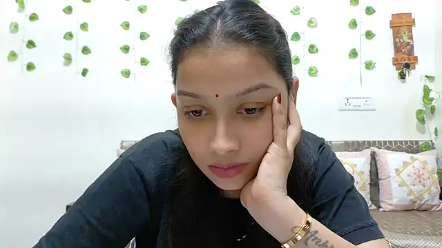 Aleena Rai online show from October 2025 06:53:02 PM