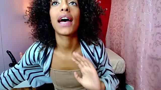 Zia Green online show from February 2025 12:03:02 PM