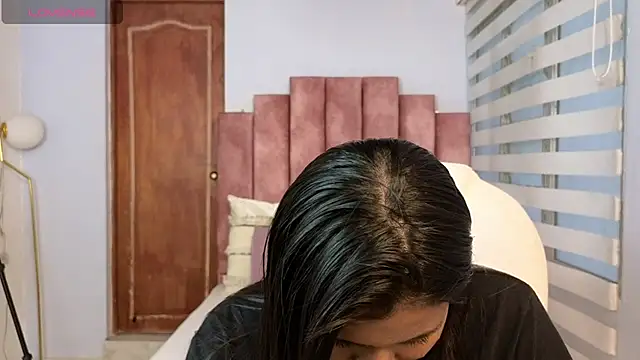 lou rosse  online show from December 2024 09:40:02 PM