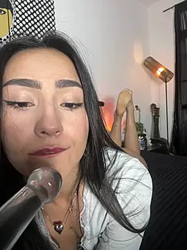 Amy Kiitty  online show from July 2026 09:50:02 PM