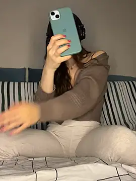 viviandaimond1 online show from January 2025 09:34:01 PM