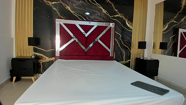 KarinaSimonz online show from December 2025 07:40:02 PM