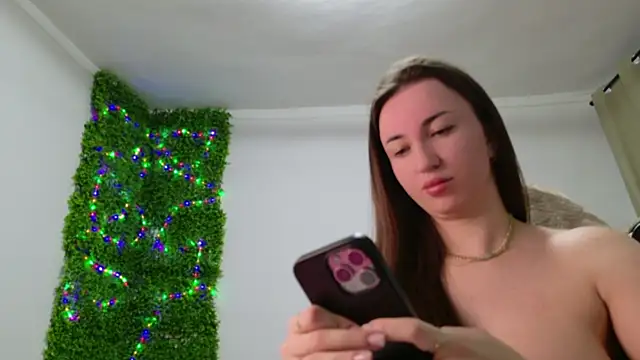 Lorennameliyy online show from February 2025 07:47:02 PM