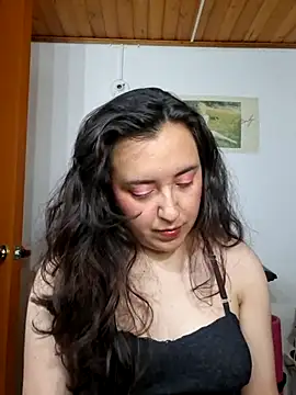 Snapshot of Emi_chik chatting on June 2026 04:39:02 AM Emi chik online show from June 2026 04:39:02 AM