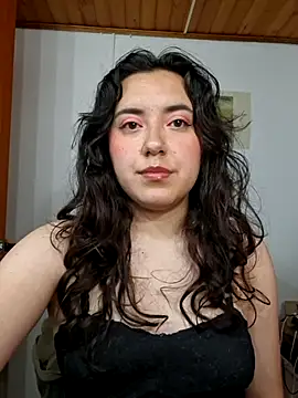 Snapshot of Emi_chik chatting on July 2026 04:40:02 AM Emi chik online show from July 2026 04:40:02 AM