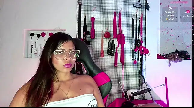 Snapshot of Megaan_Greey chatting on February 2025 09:15:02 PM Megaan Greey online show from February 2025 09:15:02 PM