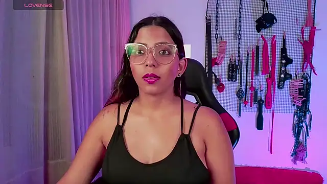 Snapshot of Megaan_Greey chatting on October 2025 09:13:02 PM Megaan Greey online show from October 2025 09:13:02 PM