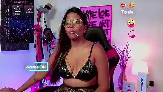 Snapshot of Megaan_Greey chatting on October 2025 12:47:02 AM Megaan Greey online show from October 2025 12:47:02 AM