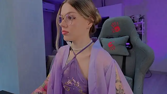 Snapshot of Marta_May_ chatting on July 2026 10:32:02 AM Marta May online show from July 2026 10:32:02 AM