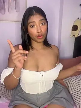 Isabella fasilier online show from February 2025 12:10:01 AM