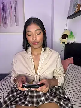 Isabella fasilier online show from February 2025 12:41:01 AM