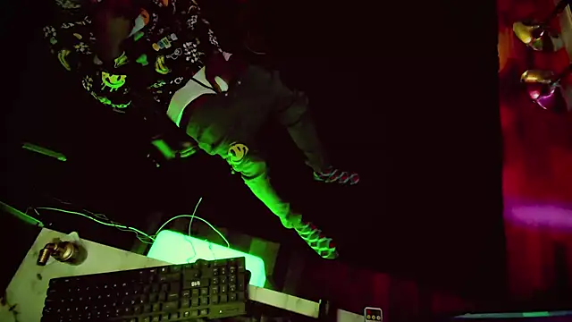 Pressure69mee online show from February 2025 04:37:01 AM