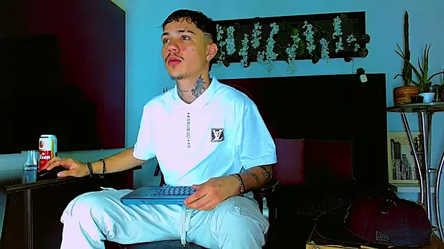 HannibalLester online show from April 2026 03:18:01 AM