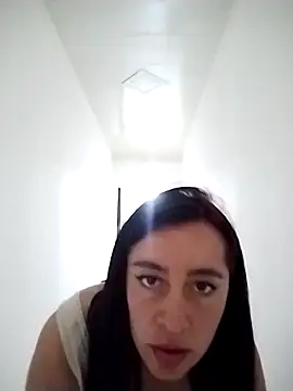 hailey85 online show from December 2025 04:00:01 PM