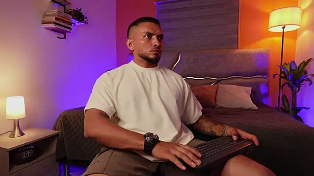 maximusclark1 online show from June 2026 02:09:01 AM