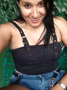 Snapshot of elena_jonees chatting on October 2025 08:07:01 PM elena jonees online show from October 2025 08:07:01 PM