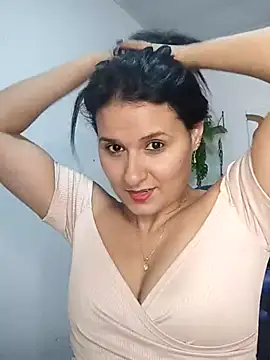 Snapshot of elena_jonees chatting on November 2025 08:09:02 PM elena jonees online show from November 2025 08:09:02 PM