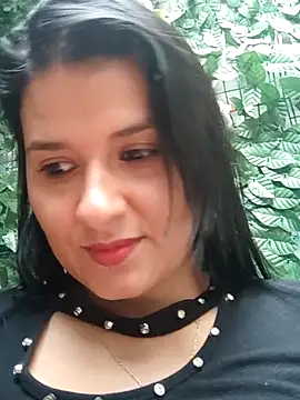 Snapshot of elena_jonees chatting on November 2025 08:57:01 PM elena jonees online show from November 2025 08:57:01 PM