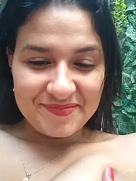 Snapshot of elena_jonees chatting on November 2025 08:19:02 PM elena jonees online show from November 2025 08:19:02 PM