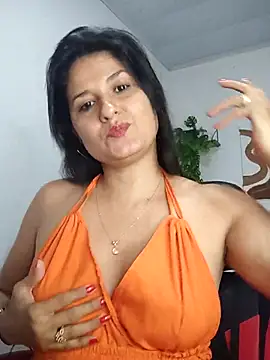 Snapshot of elena_jonees chatting on November 2025 07:48:02 PM elena jonees online show from November 2025 07:48:02 PM