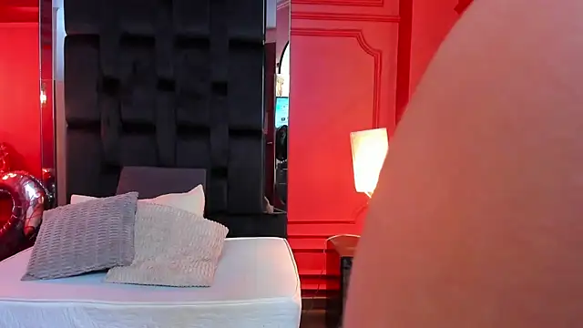 nathalie rossel online show from February 2025 01:09:01 AM