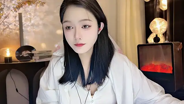 xiaodaibabyy online show from February 2025 01:21:01 PM