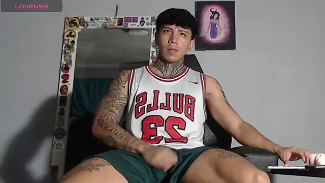 Nickhot0609 online show from December 2024 10:44:02 PM