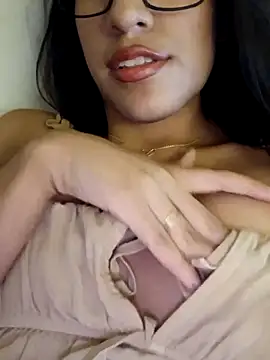 Snapshot of AleFantasy0001 chatting on March 2025 07:11:02 PM AleFantasy0001 online show from March 2025 07:11:02 PM