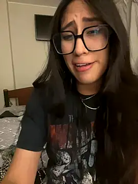 Snapshot of AleFantasy0001 chatting on October 2025 04:23:02 AM AleFantasy0001 online show from October 2025 04:23:02 AM