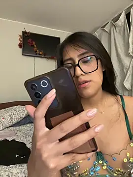 Snapshot of AleFantasy0001 chatting on November 2025 04:24:01 AM AleFantasy0001 online show from November 2025 04:24:01 AM