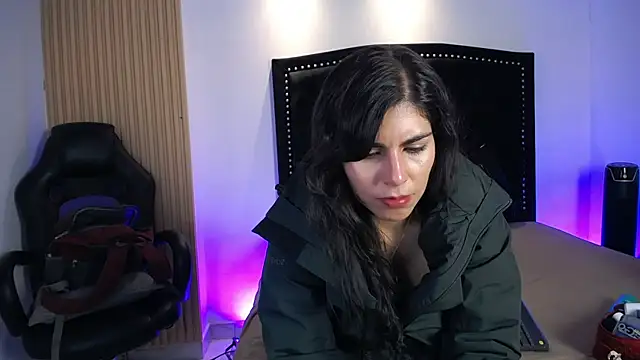 Melodi Roux online show from April 2026 06:10:01 PM