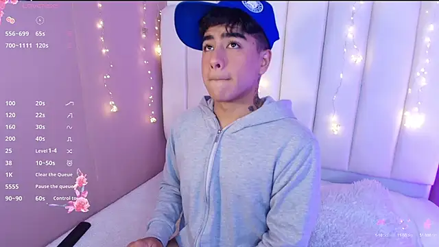 kiing azahell online show from March 2025 05:19:01 AM